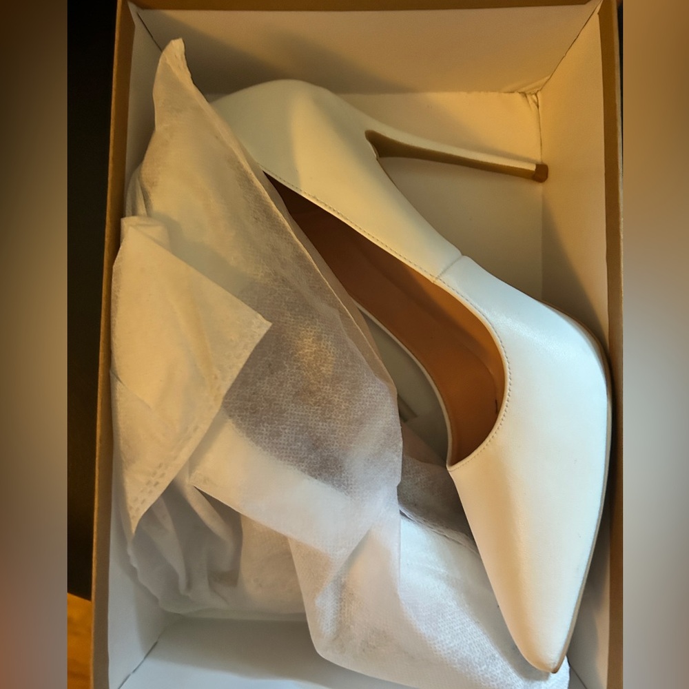 White size 10 stiletto high heels